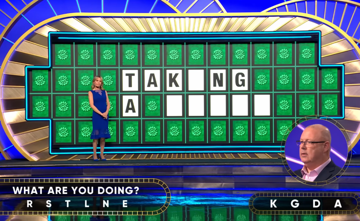 Show hostess Vanna White in a 'Wheel of Fortune' episode, Photo Credit: Wheel Of Fortune/Youtube